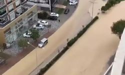 Su borusu ikinci kez patladı yollar nehre döndü!