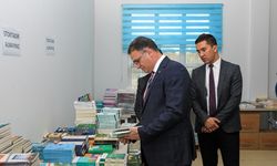 Van'da binlerce öğretmene kitap hediye edildi