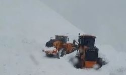  Son dakika! Bahçesaray yolunda heyelan ve çığ meydana geldi