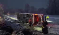 Yolcu otobüsü devrildi: Ölü ve yaralılar var!