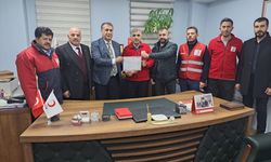 Erciş'te Gazze için toplanan yardımlar Kızılay'a teslim edildi