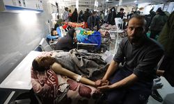 İşgalcilerin insani yardım bekleyen Filistinlilere yönelik saldırısında ölü sayısı artmaya devam ediyor