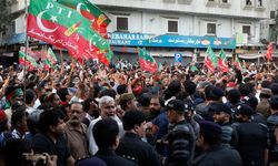 Pakistan'da seçim protestoları devam ediyor