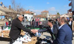 HÜDA PAR Belediye Başkan Adayı Kılıç, esnaf ve pazar yerlerini ziyaret etti