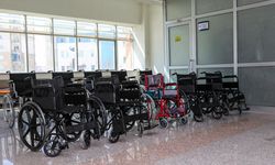 Van Büyükşehir'den engellilere sandalye ve medikal malzeme desteği