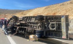 Malatya'da kamyon devrildi: 1 ölü 1 yaralı