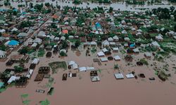 Şiddetli yağışlar sele yol açtı: 155 kişi öldü