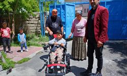 Van'da 10 yaşındaki Miraç akülü sandalyesine kavuştu