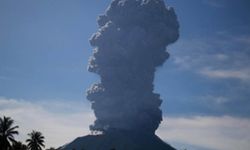 Endonezya'da patlama, 7 ilçe tahliye edildi