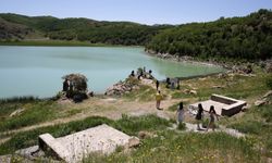 Nemrut Krater Gölü, tatilde doğaseverlerin tercihi oldu