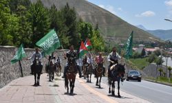 Bitlis'te atlı gruptan küresel intifada çağrısı