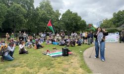 Filistin destekçisi eylemciler, kavşağı trafiğe kapattı