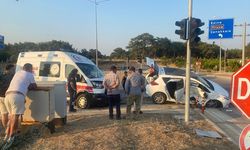 Ambulansla otomobil çarpıştı! Yaralılar var