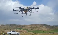 Siirt'te ilk kez drone ile ilaçlama yapıldı