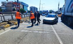 İpekyolu Caddesi’nde araç refüje çarparak durabildi