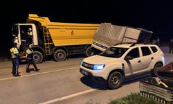 Erzurum'da yol kenarındaki kamyona çarpıp şarampole düşen kamyonetin sürücüsü yaralandı