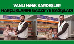 Vanlı minik kardeşler harçlıklarını Gazze’ye bağışladı