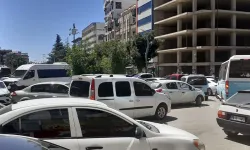 Van Çarşı Merkezindeki Trafik Sorunu Hayatları Tehdit Ediyor