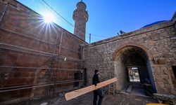 Van’da 637 yıllık İzzeddin Şir Camii ve Medresesi restore ediliyor