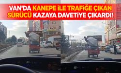 Van’da kanepe ile trafiğe çıkan sürücü kazaya davetiye çıkardı!