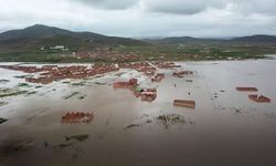 Bolivya'da binlerce kişi evlerini terk etmek zorunda kaldı