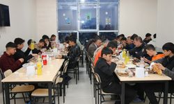 Erciş Kaymakamı Karaloğlu, öğrencilerle iftar yaptı