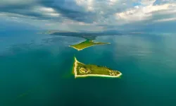 Van Gölü’nde kaç ada var?
