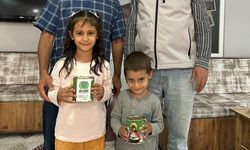 Vanlı minik kardeşler, kumbaralarını Gazze’ye bağışladı