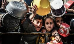 Gazze’de on binlerce çocuk açlık nedeniyle ölüm tehlikesi altında