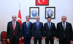 Van Heyetinden Ulaştırma ve Altyapı Bakanı Uraloğlu’na Ziyaret