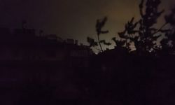 Van karanlığa gömüldü! Fırtına etkisini sürdürüyor