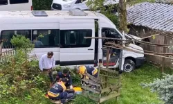 Minibüsü kaza yaptı! 8 Yaralı