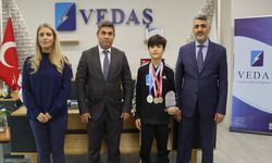 Şampiyon sporcudan VEDAŞ’a ziyaret