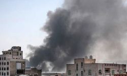 Siyonist rejim Yemen'e saldırdı: 1 şehit, 11 yaralı