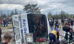 Yolcu midibüsü devrildi: 16 yaralı