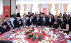 Van’da resmi bayramlaşma programı yapıldı