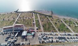 Van’daki Mavi Bayraklı Halk Plajı çöplüğe döndü