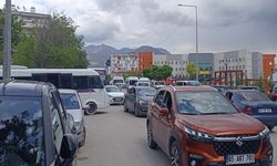 Van’ın trafiği ‘bayram’ etti! Trafik akmıyor!