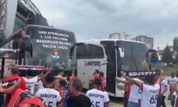 Kayseri’de Vanspor Taraftarından Gövde Gösterisi!