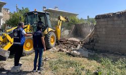 Tuşba’da ahırların yıkımına başlandı