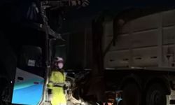 Otobüs ile kamyon çarpıştı: Ölü ve yaralılar var!
