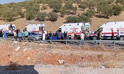 Minibüs devrildi: 4 ölü, 7 yaralı