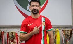 Vanlı futbolcu Amed FK'ya imzayı attı