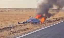 Van’da seyir halindeki araç alev alev yandı