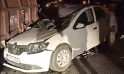 Van’da otomobil traktörle çarpıştı, yaralılar var