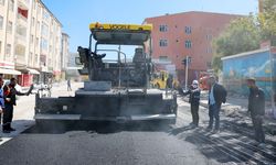 Mareşal Fevzi Çakmak Caddesi’nde asfalt serimi sürüyor