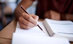 Sınav kelimesinin eş anlamlısı nedir?