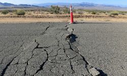Sındırgı'da Deprem Fırtınası: 4.9 Büyüklüğünde Ana Şok ve Yüzlerce Artçı