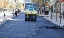 Suvaroğlu Caddesi’nde sıcak asfaltı serimi