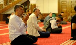 Van’da eller Gazze için semaya kalktı
